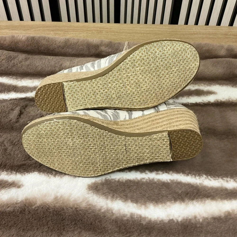 NEW Toms Women's Patterned Espadrilles Wedges Sz W8.5